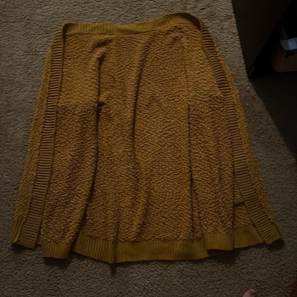 Yellow cardigan - Picture 2 of 2